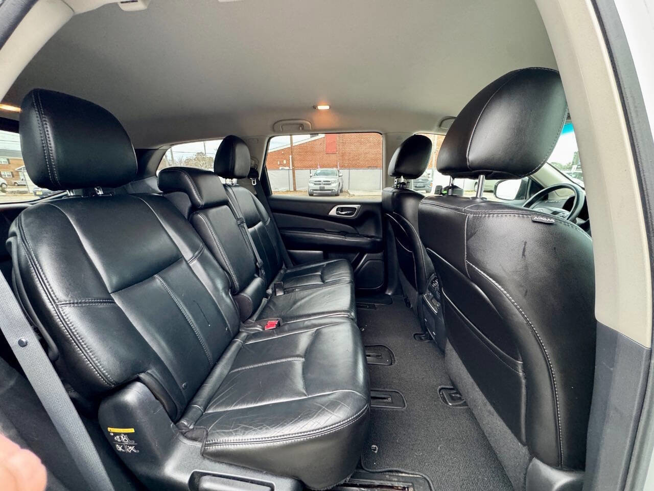 Used 2014 Nissan Pathfinder SL w/ SL Tech Package image 16