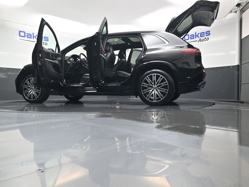 Used 2023 Mercedes-Benz EQS 580 4MATIC SUV image 63