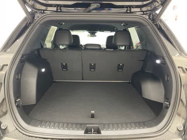 New 2027 Chevrolet Equinox RS w/ Convenience Package III AWD/4WD image 13