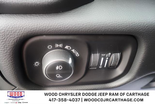 New 2026 RAM 1500 4x4 Crew Cab image 18