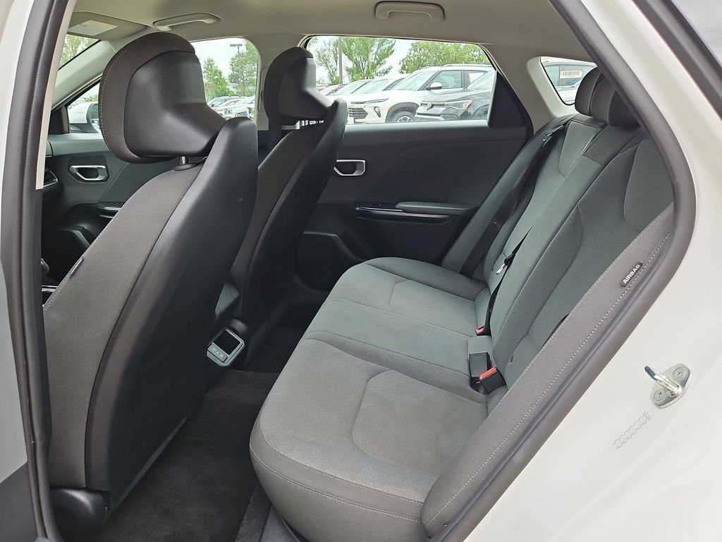 Used 2025 Kia K4 FWD image 28