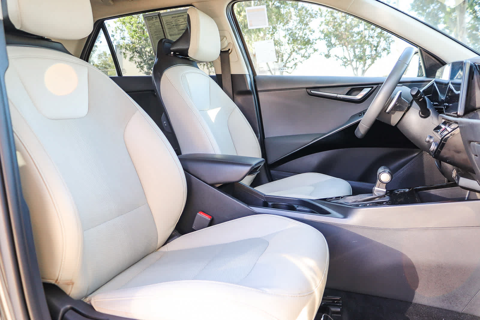 Used 2023 Kia Niro EX Touring FWD image 17