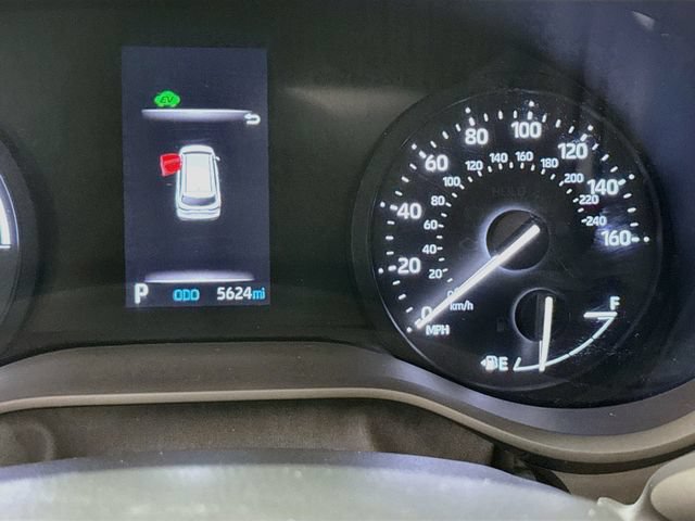 Used 2024 Toyota Sienna XLE w/ XLE Plus Package FWD image 12