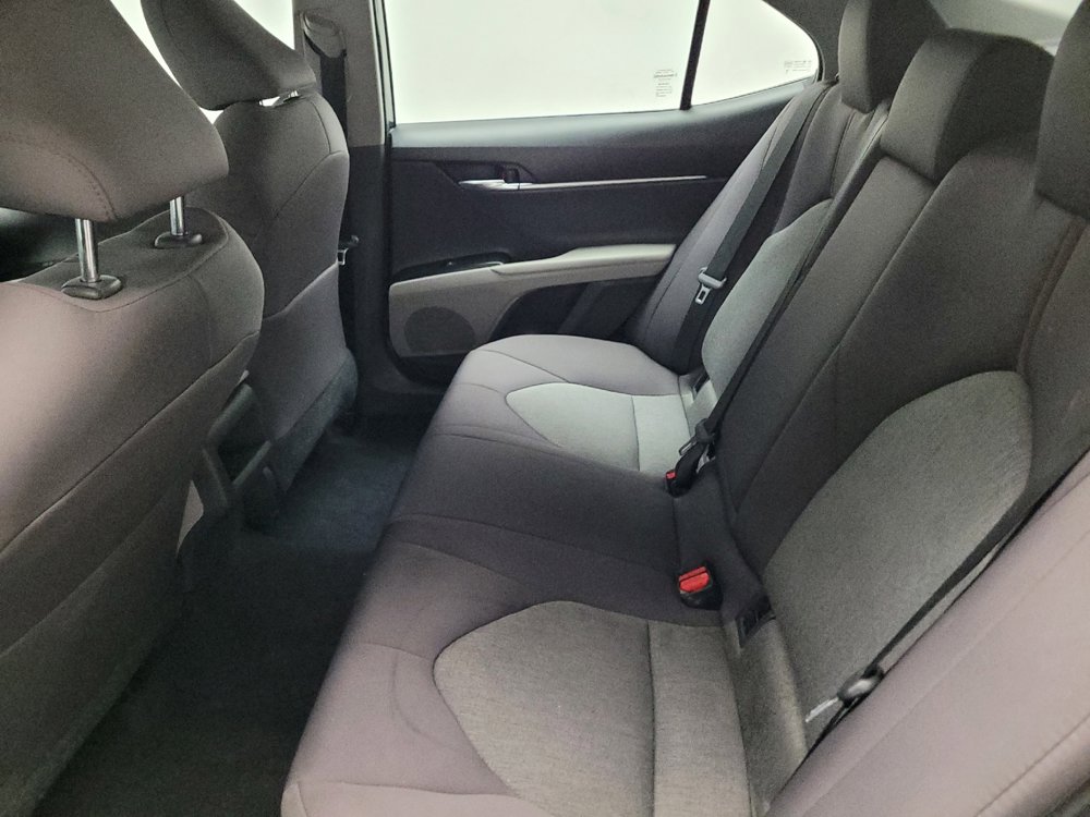 Used 2020 Toyota Camry LE image 18