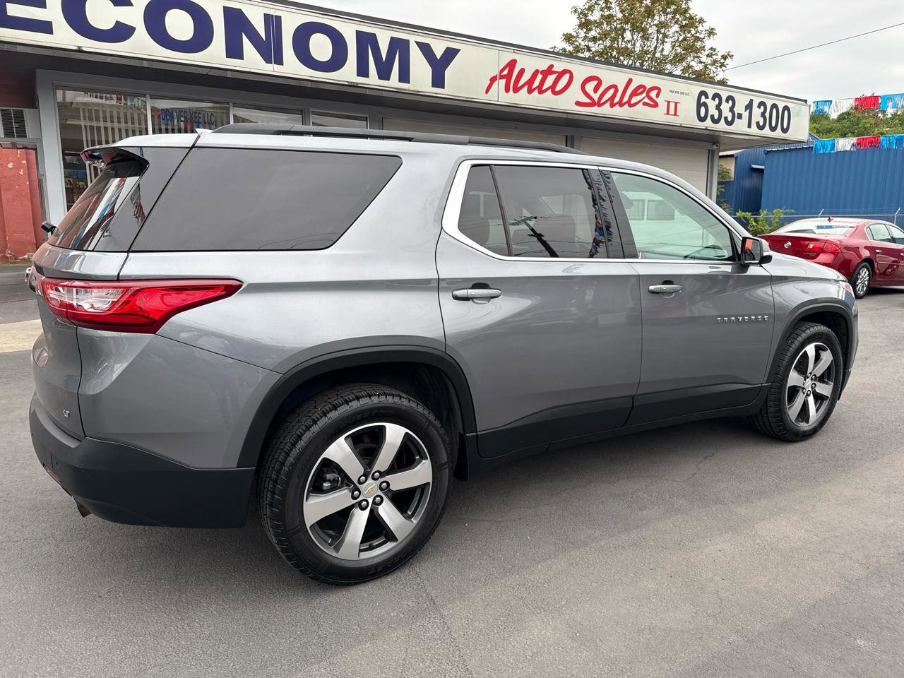 Used 2019 Chevrolet Traverse LT w/ LT Premium Package AWD/4WD image 3