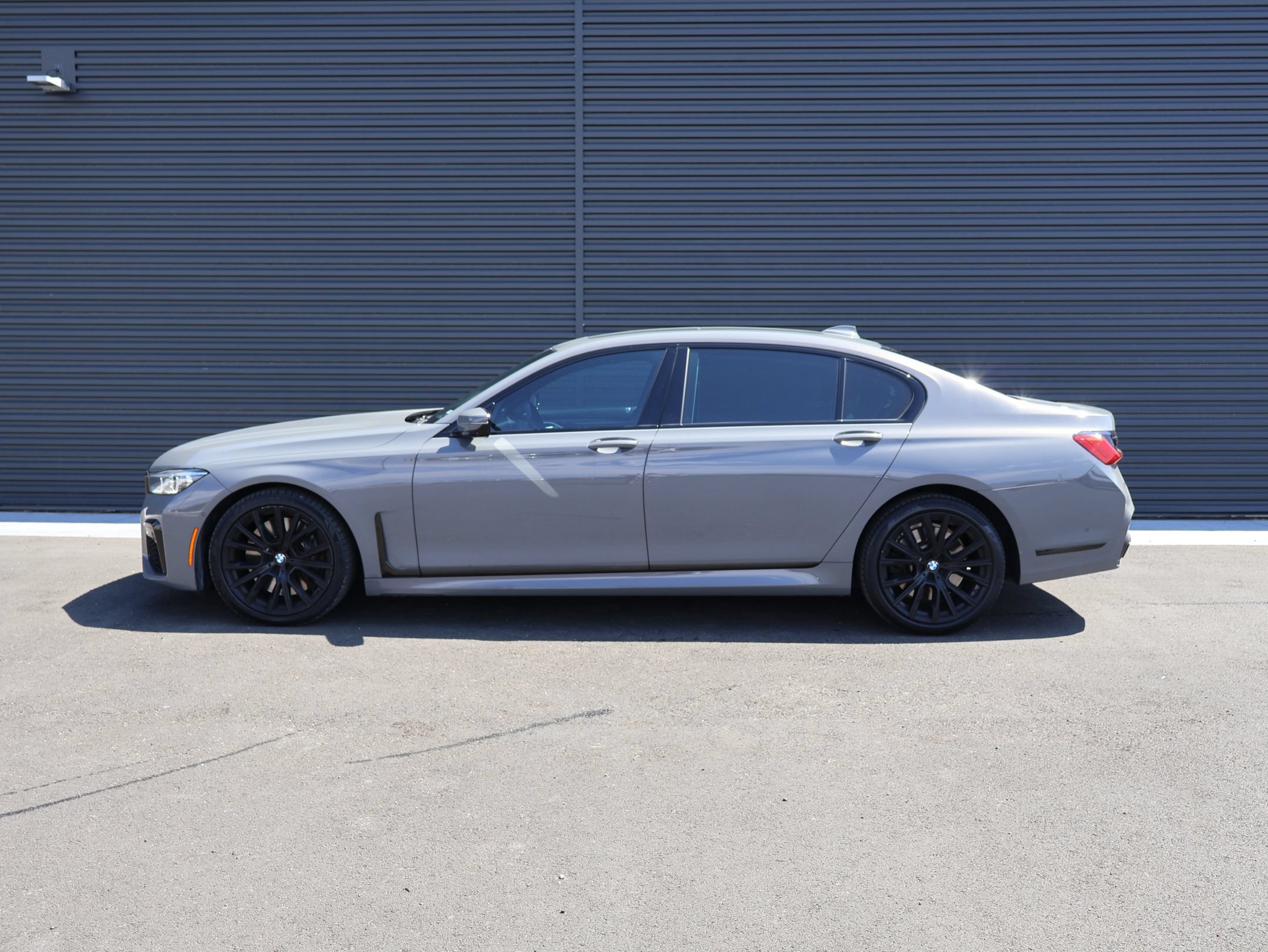 Used 2022 BMW 750i xDrive w/ Autobahn Package AWD/4WD image 8