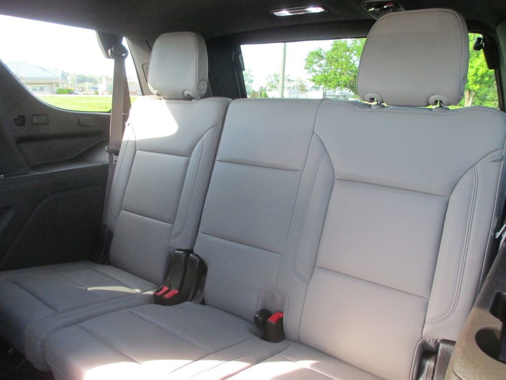 Used 2023 Chevrolet Tahoe Z71 w/ Z71 Off-Road Package AWD/4WD image 23
