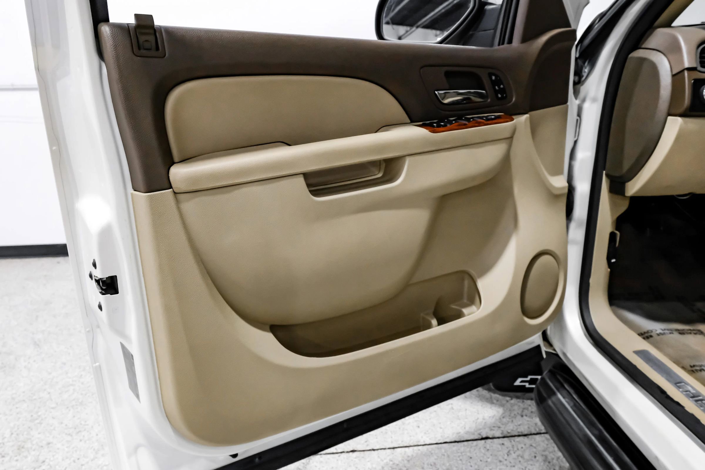 Used 2012 Chevrolet Avalanche LTZ image 56