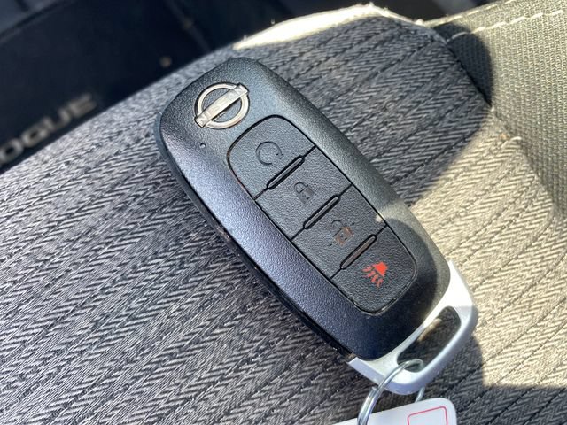 Used 2023 Nissan Rogue SV FWD image 25