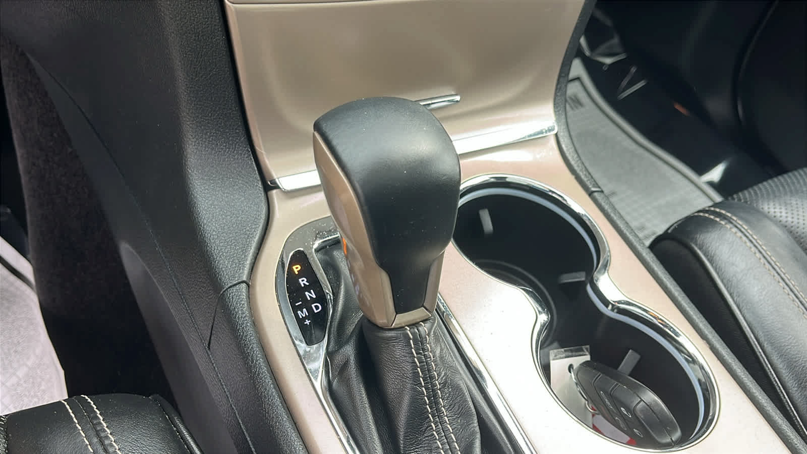 Used 2017 Jeep Grand Cherokee Overland AWD/4WD image 17