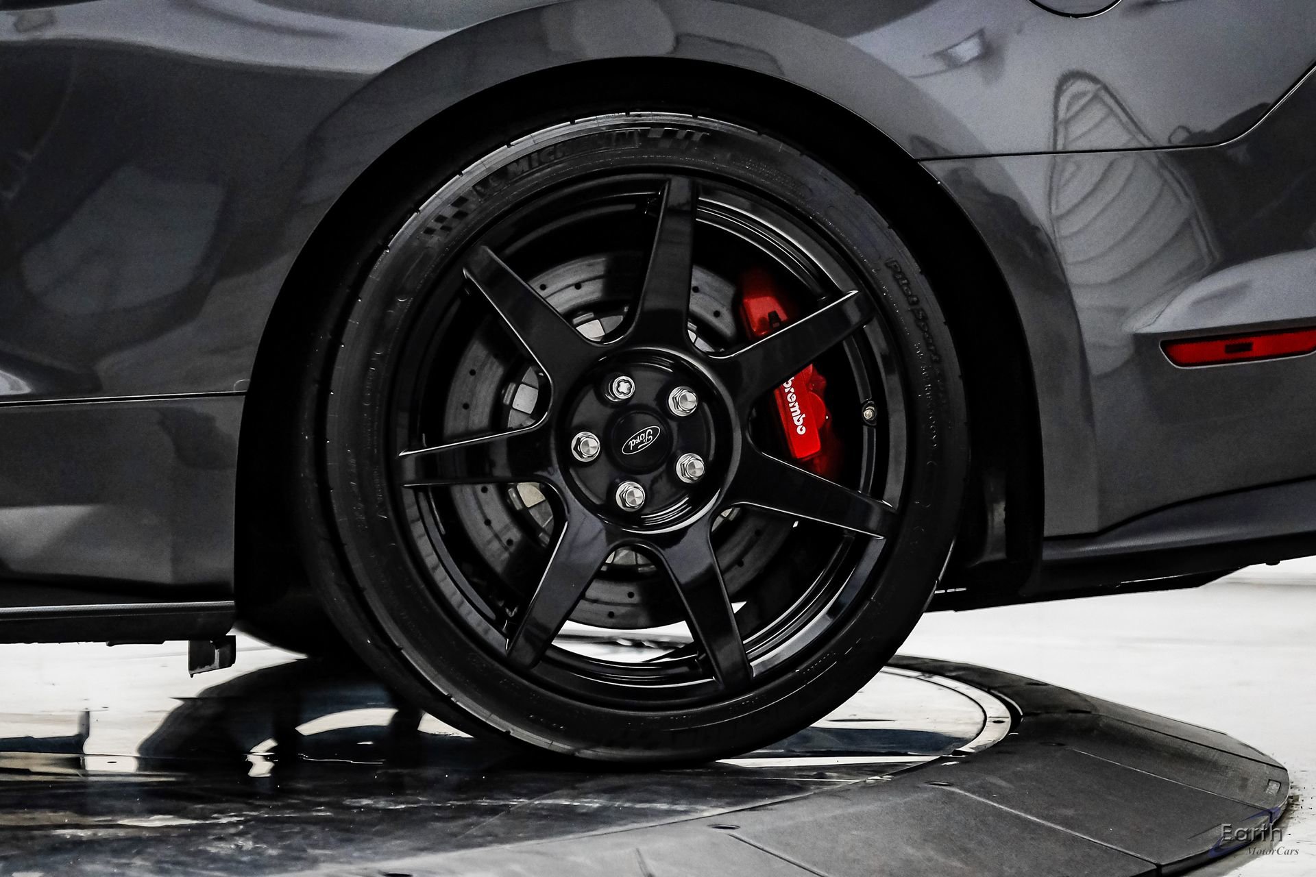 Used 2016 Ford Mustang Shelby GT350R w/ GT350R Equipment Group 920A RWD image 91