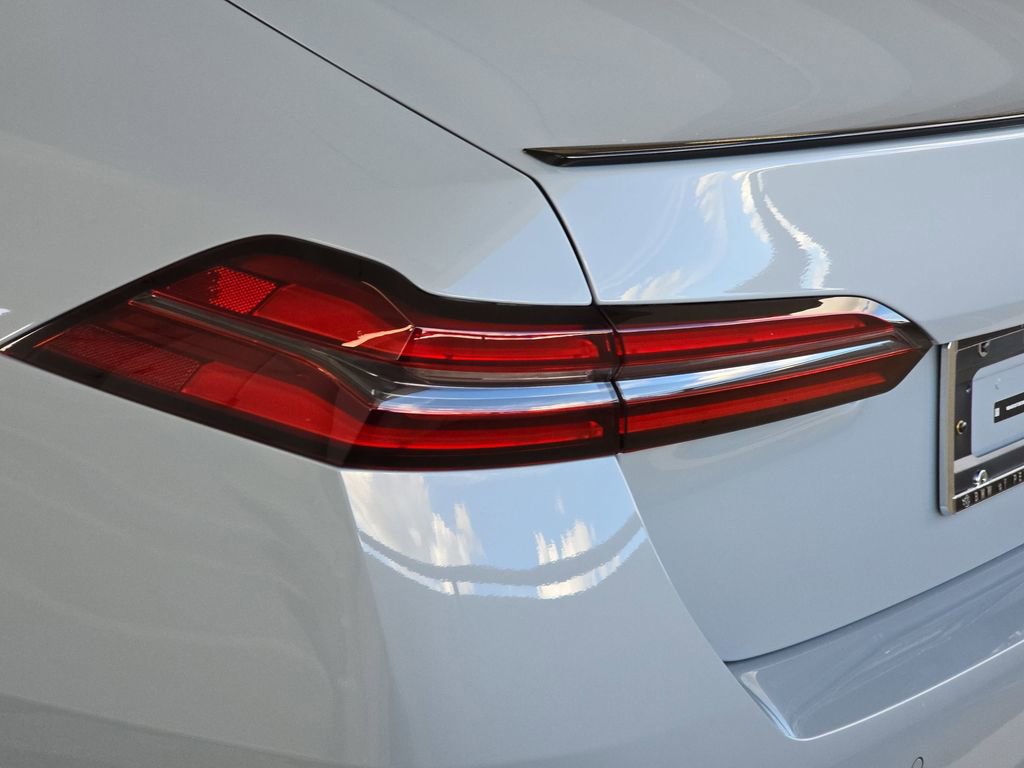Used 2026 BMW 530i w/ M Sport Package RWD image 20