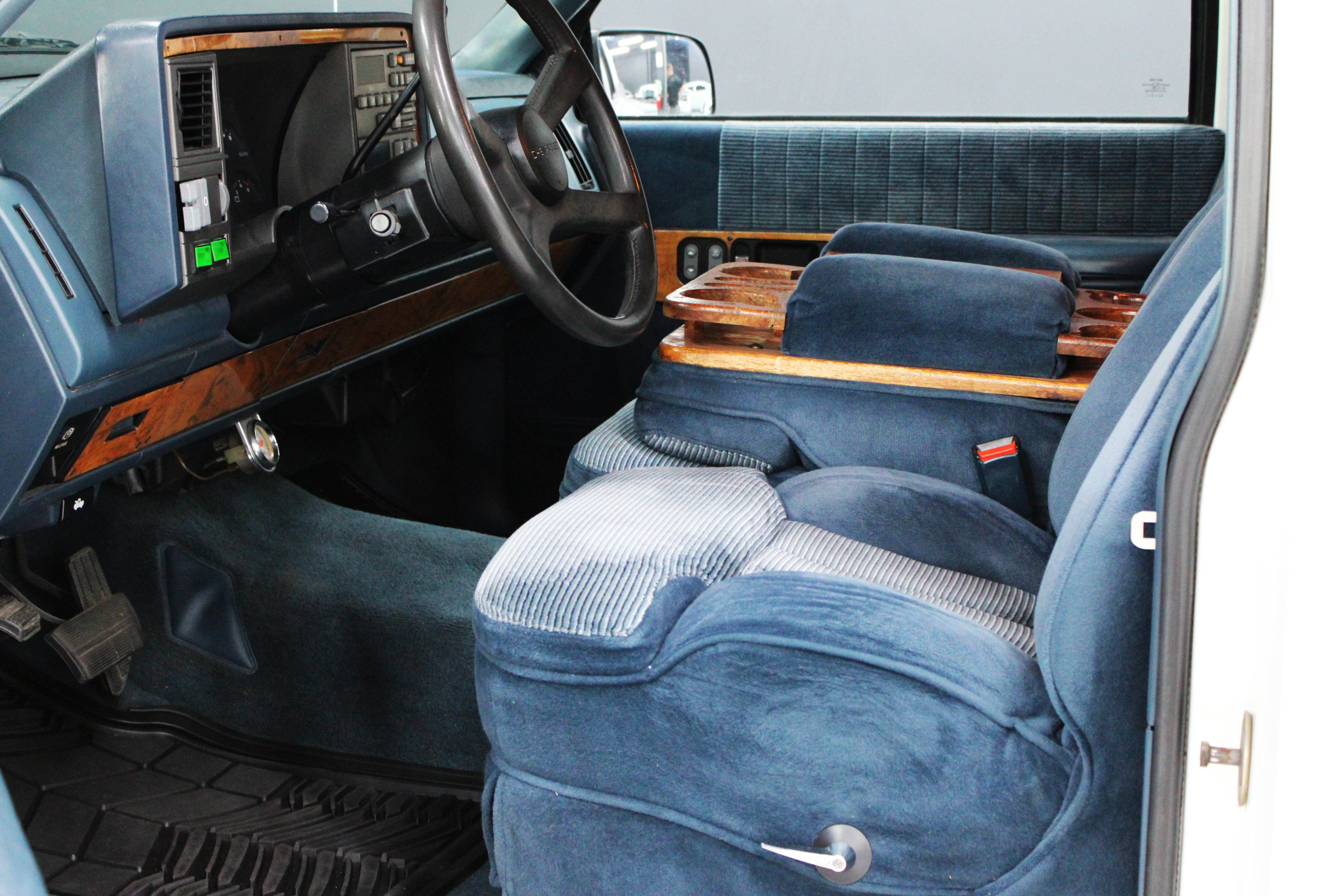 Used 1990 Chevrolet Silverado 1500 2WD Extended Cab image 3