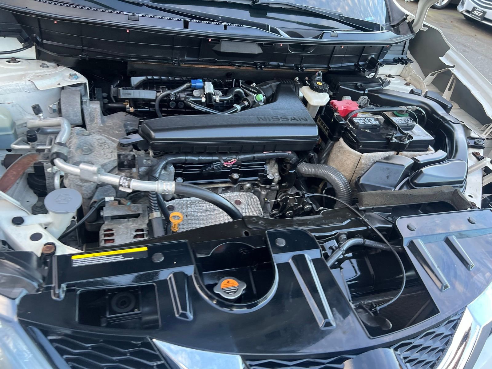 Used 2015 Nissan Rogue SV w/ SV Moonroof Package image 19