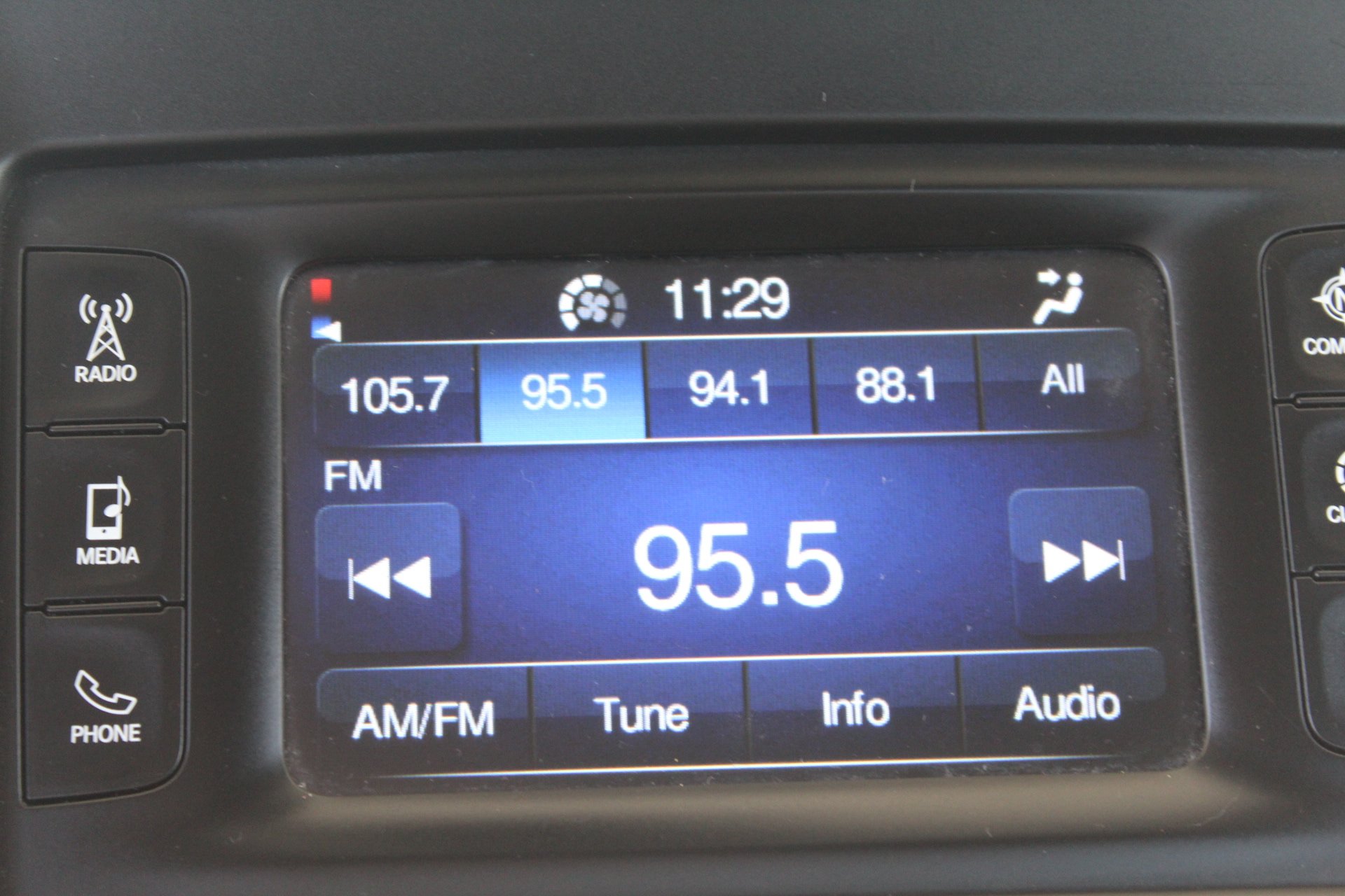 Used 2015 Chrysler 200 Limited FWD image 35