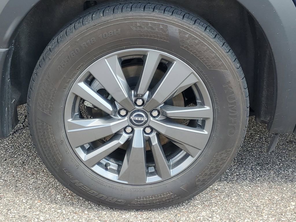 Used 2024 Nissan Pathfinder SV w/ SV Premium Package image 5