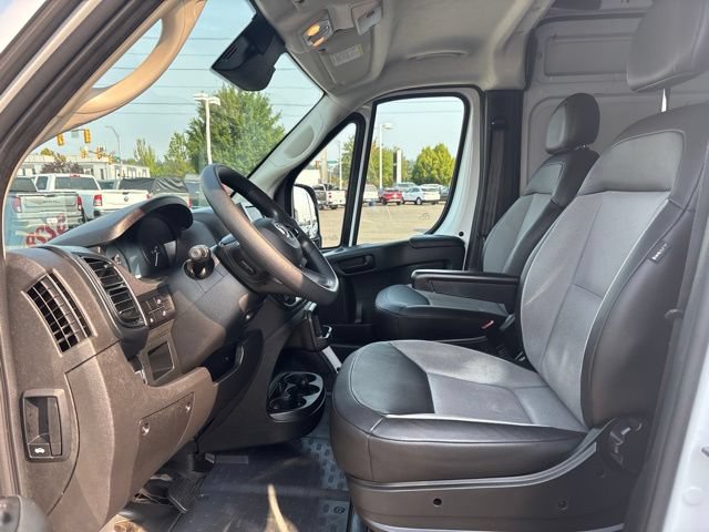 Used 2025 RAM ProMaster 2500 w/ Convenience Group FWD image 9