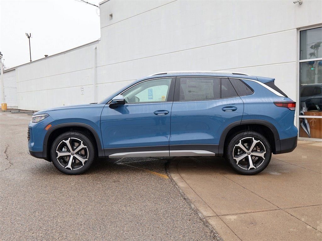 New 2026 Volkswagen Tiguan SE AWD/4WD image 2