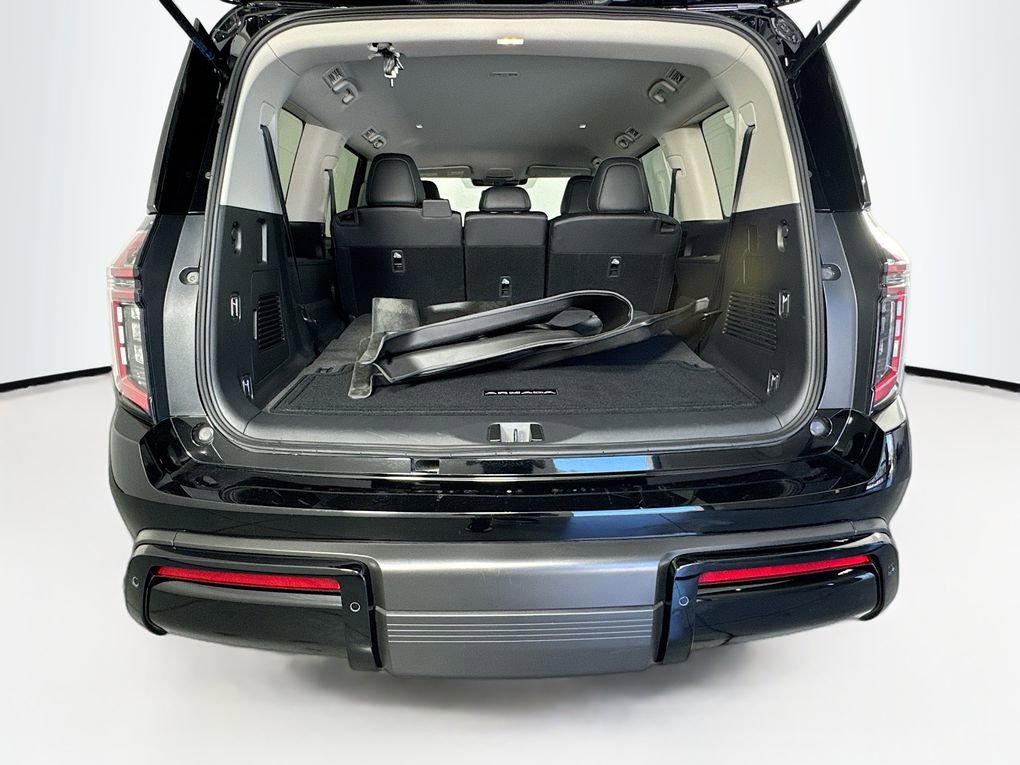 Used 2025 Nissan Armada SV image 28