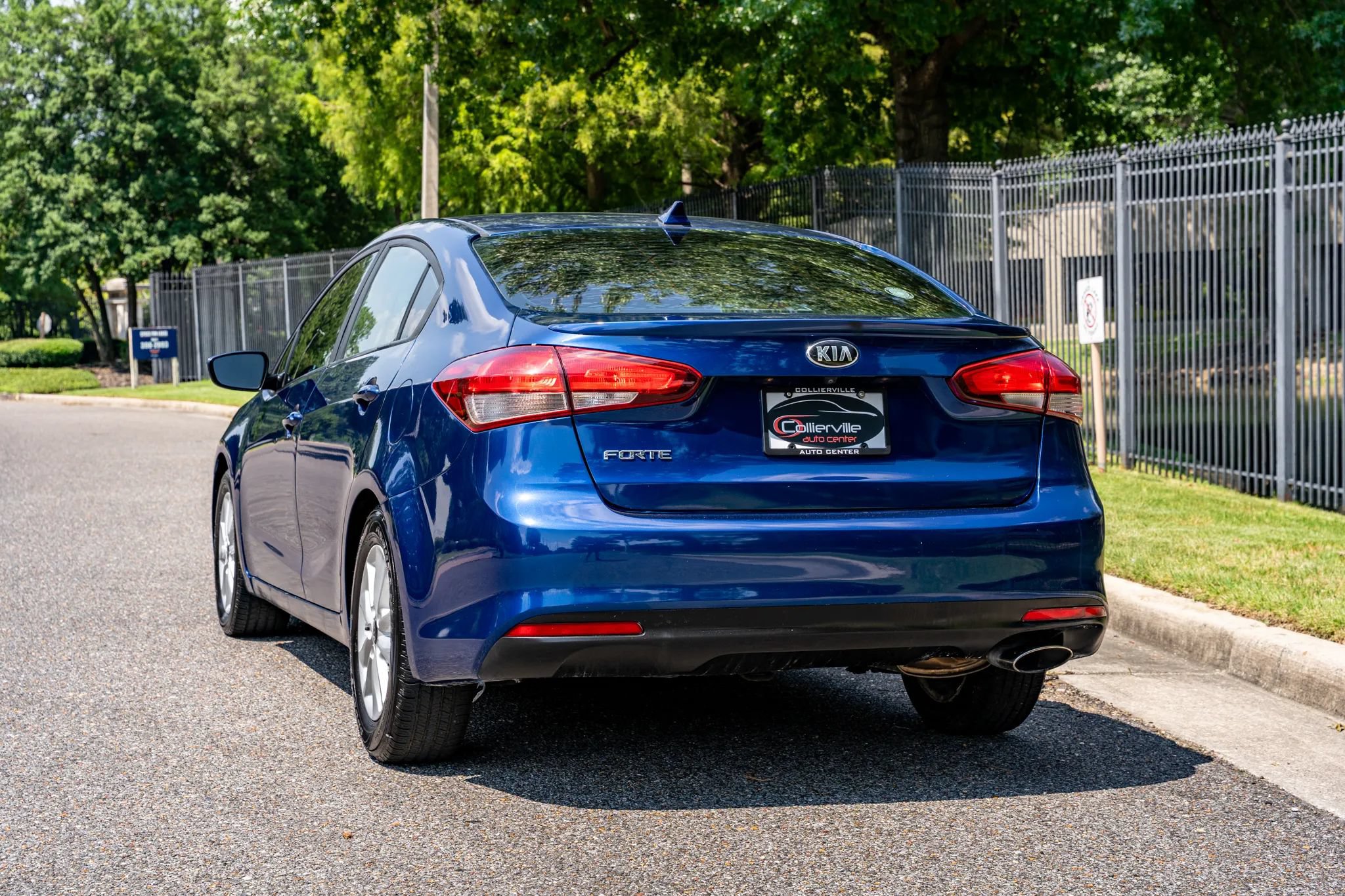 Used 2017 Kia Forte S FWD image 7