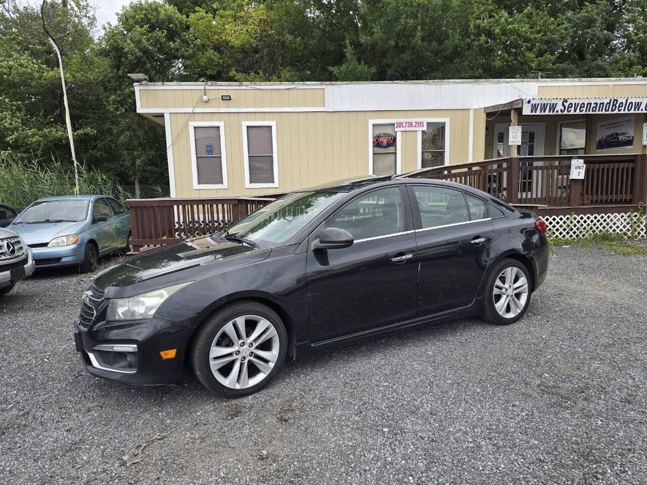 Used 2015 Chevrolet Cruze LTZ w/ Sun, Sound and Sport Package FWD image 2