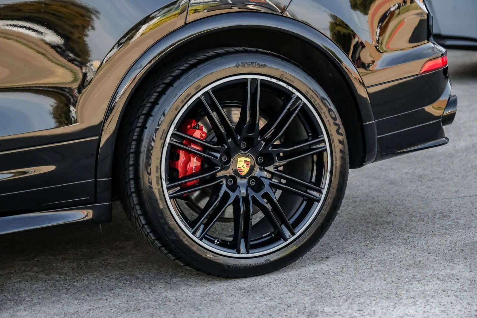 Used 2018 Porsche Cayenne GTS w/ Premium Package Plus image 64