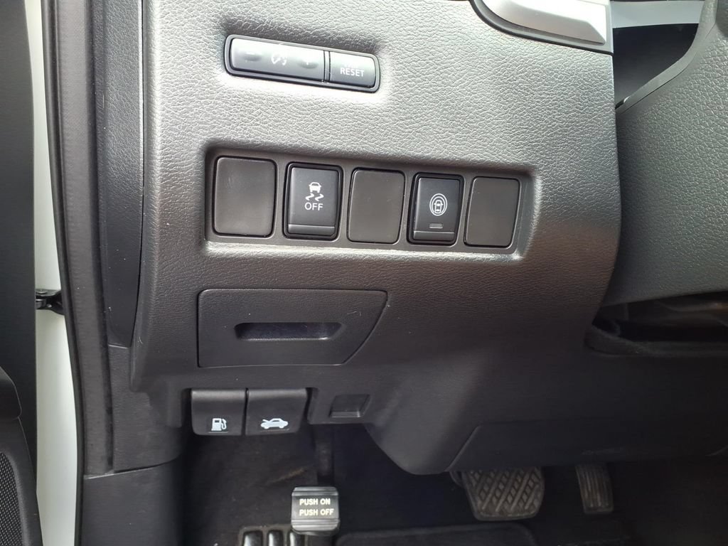 Used 2024 Nissan Murano SV AWD/4WD image 11