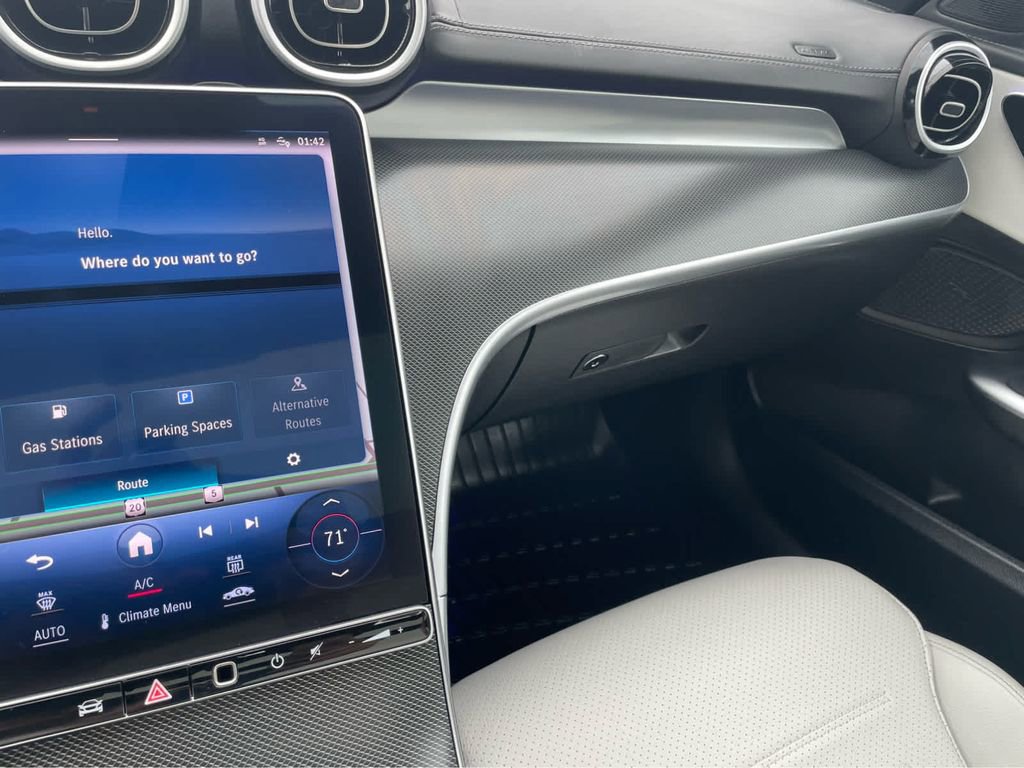 Used 2024 Mercedes-Benz C 300 4MATIC Sedan image 23