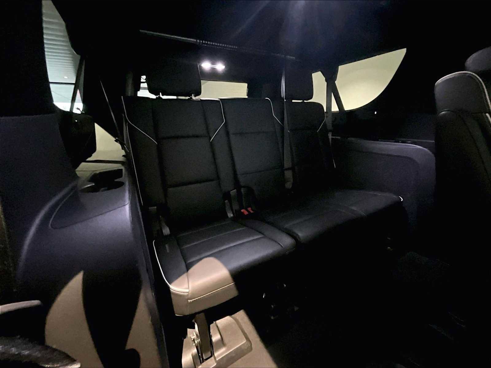 Used 2021 Cadillac Escalade ESV Premium Luxury w/ Driver Assist Tech Package image 29