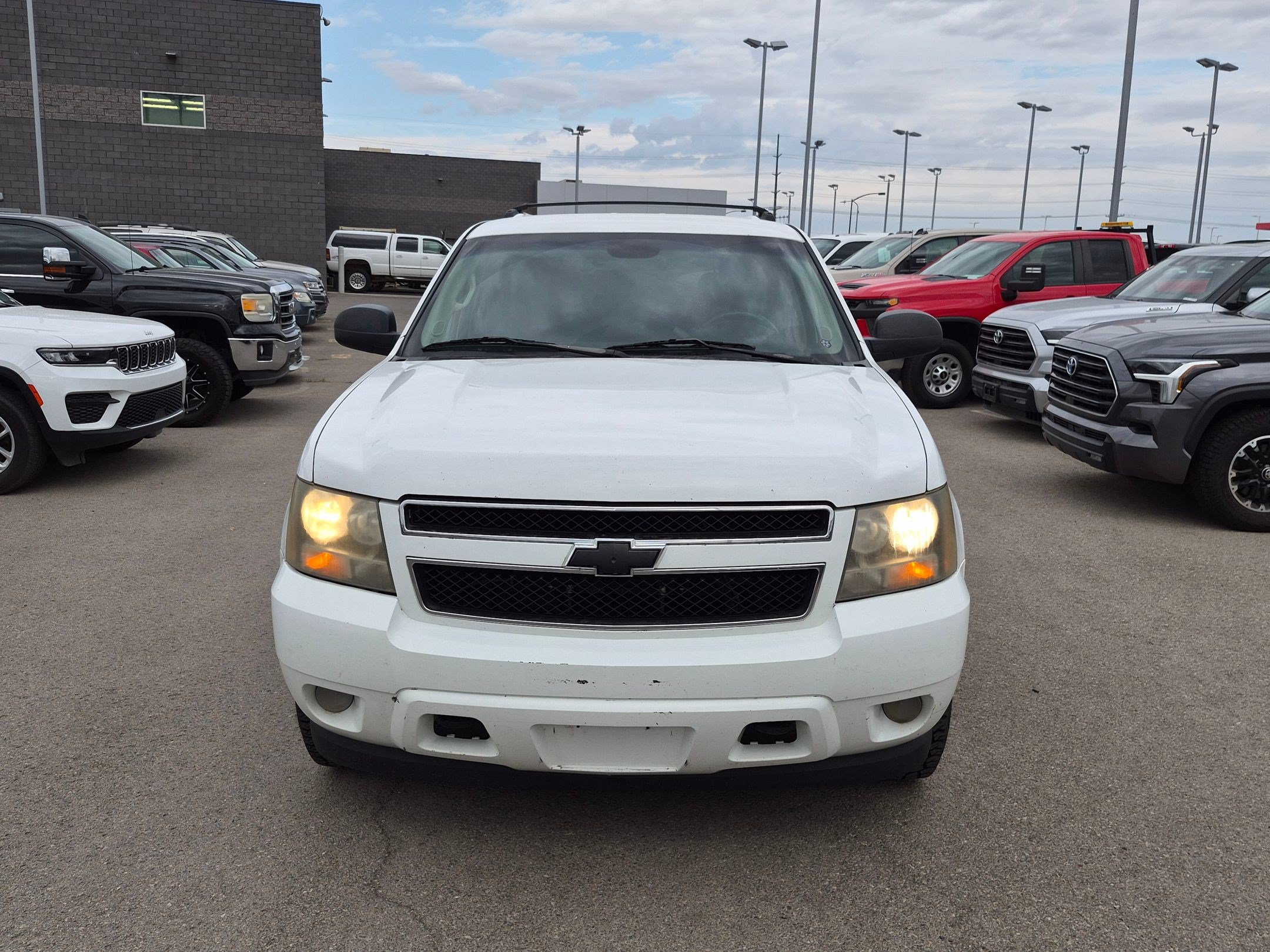 Used 2009 Chevrolet Suburban 2500 LS w/ Skid Plate Package AWD/4WD image 9