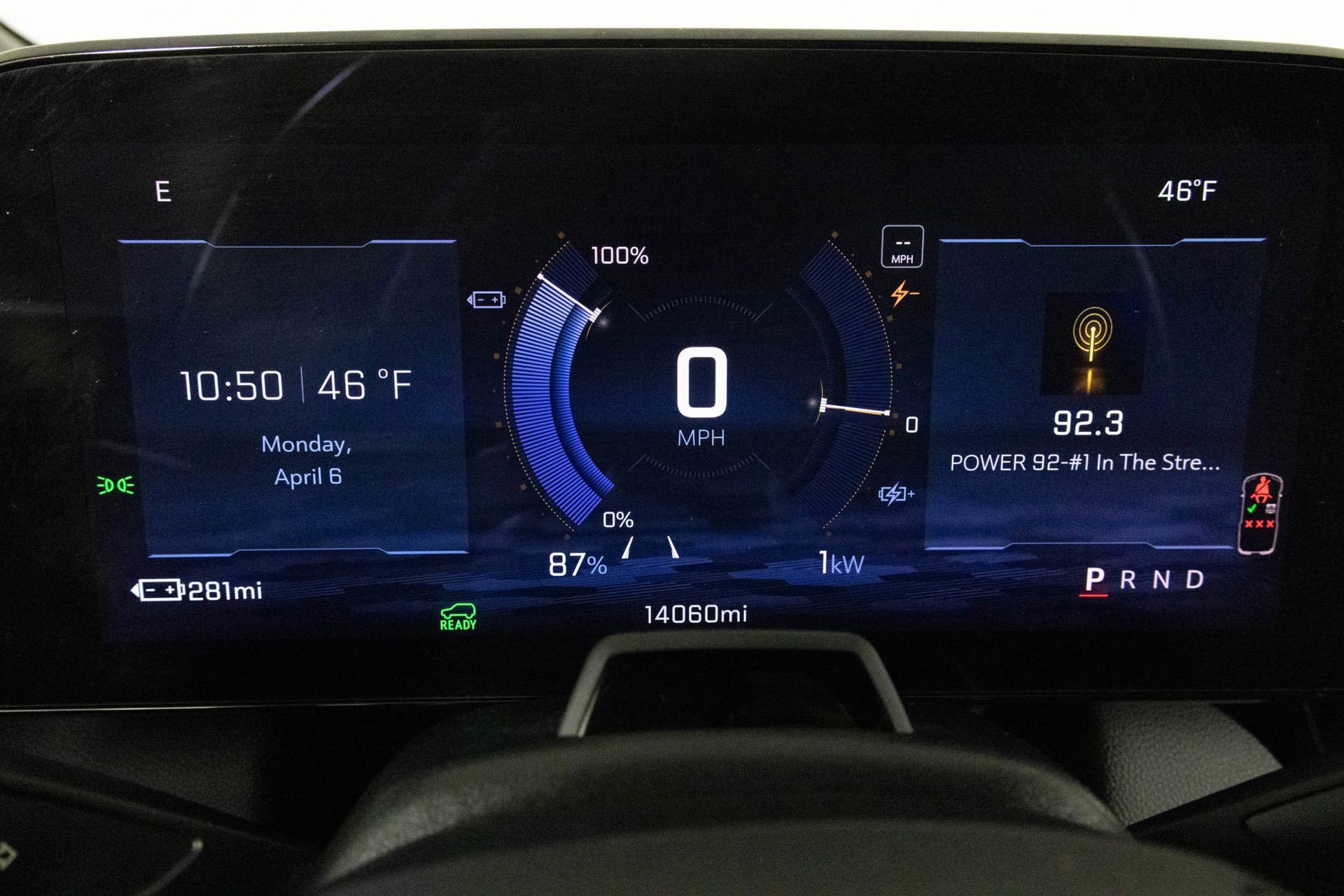 Certified 2024 Chevrolet Equinox EV RS FWD image 29