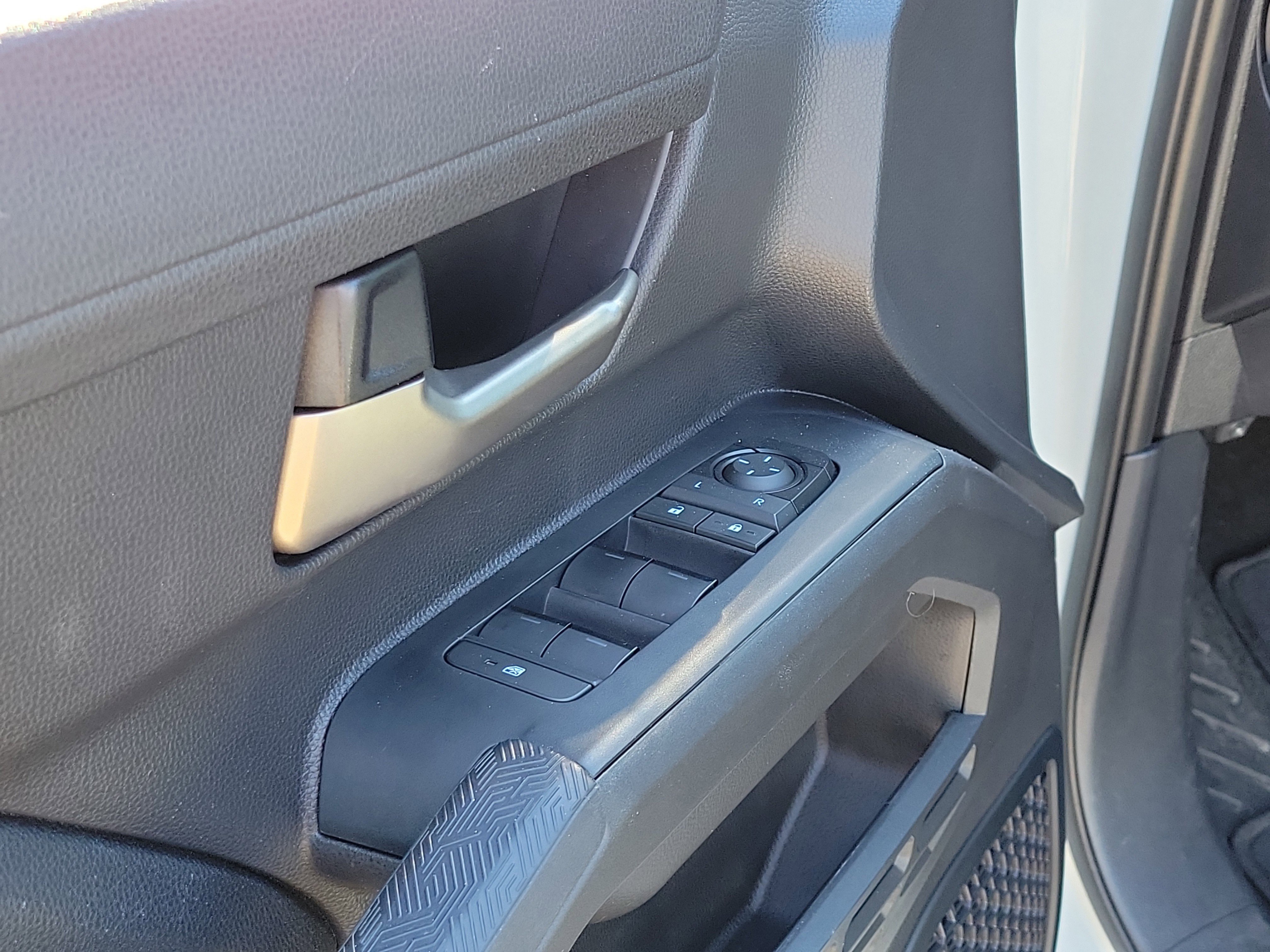 Used 2024 Toyota Tacoma TRD Sport w/ TRD Sport Upgrade Package image 20