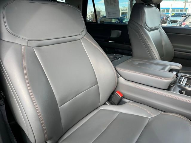 Used 2025 Ford Expedition Active image 24
