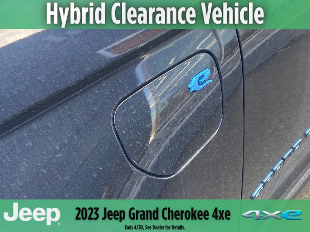 New 2023 Jeep Grand Cherokee Trailhawk w/ Advanced Protech Group II image 5