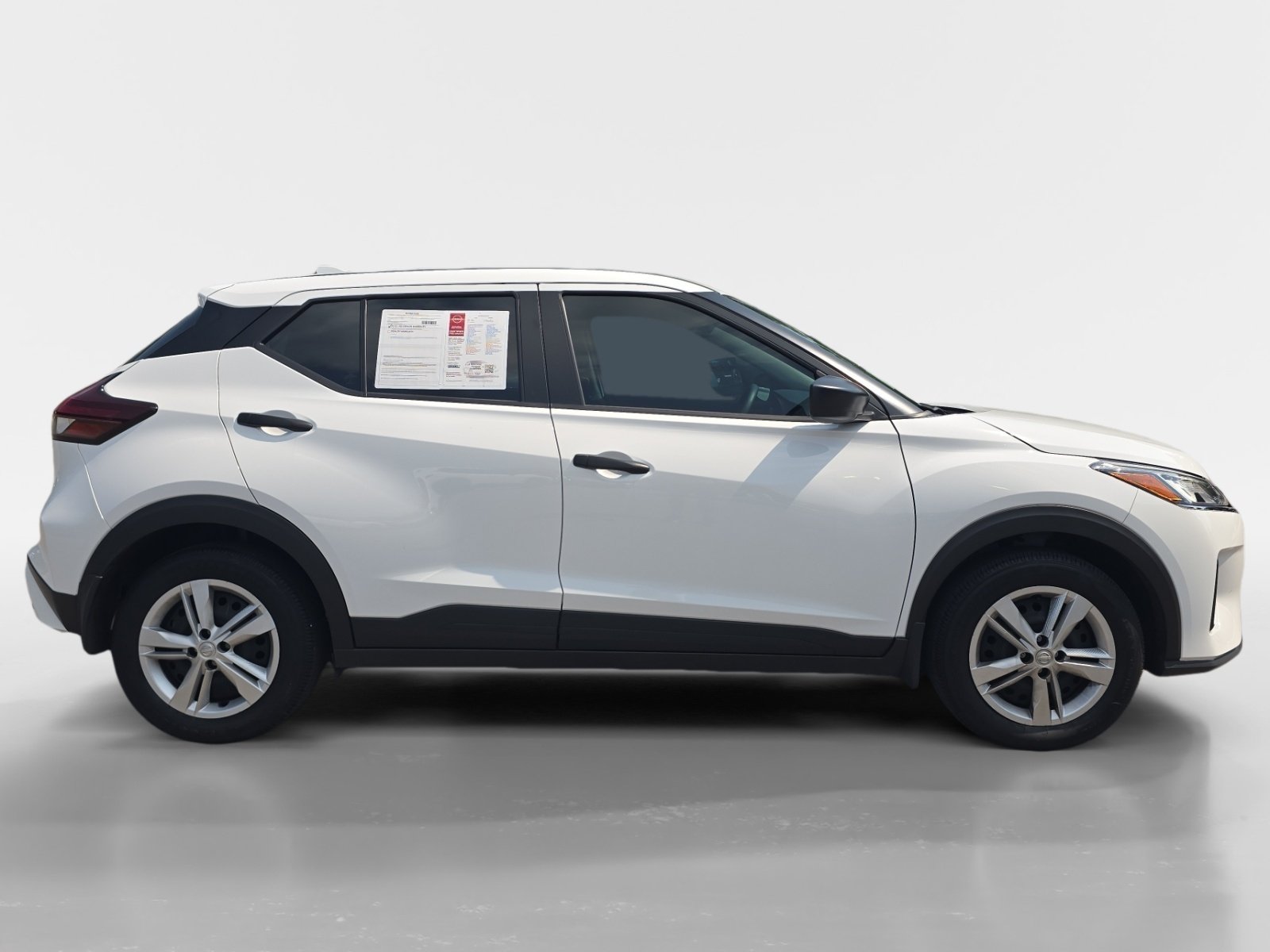 Used 2025 Nissan Kicks Play S FWD image 7