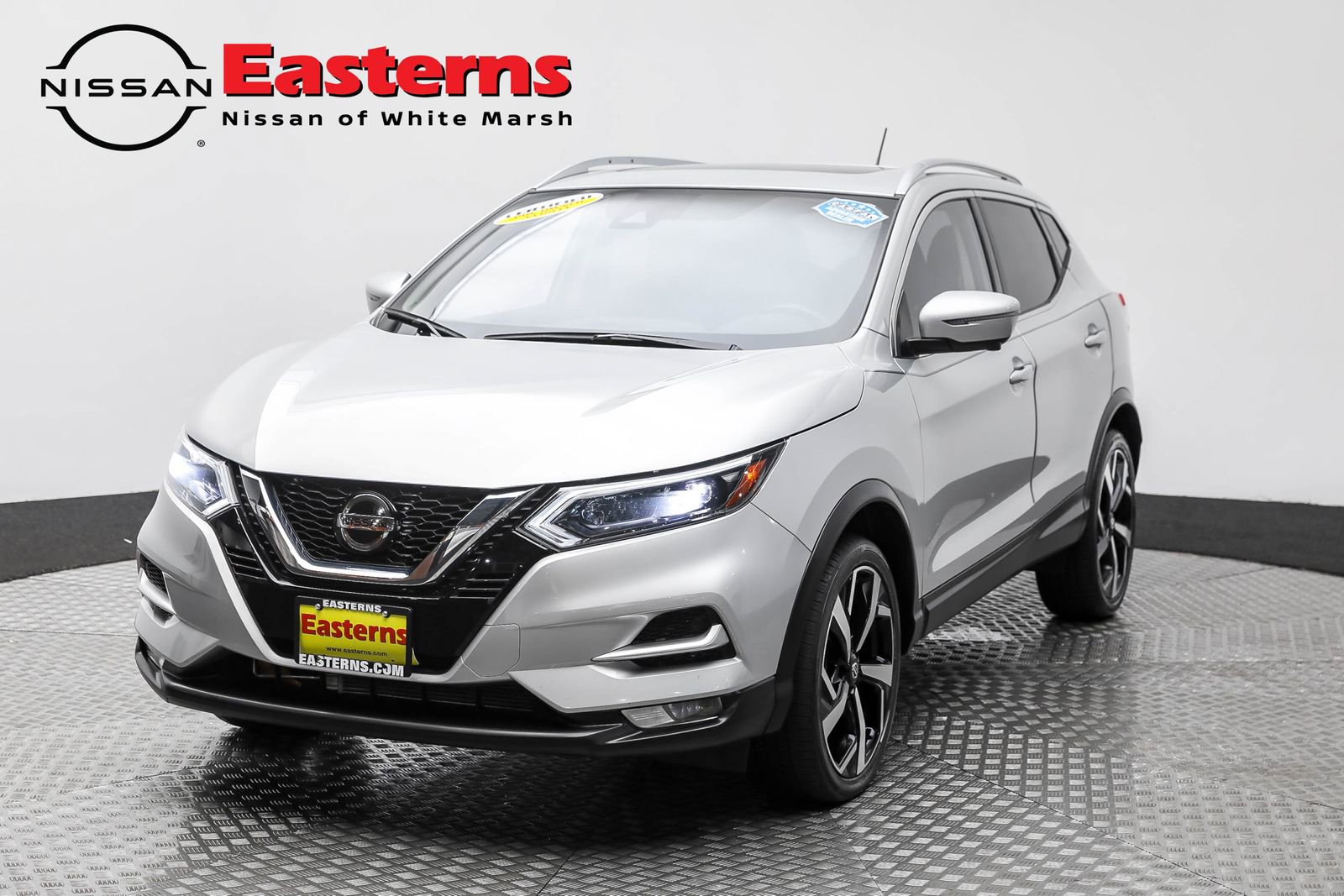 Used 2022 Nissan Rogue Sport SL w/ Premium Package AWD/4WD image 1