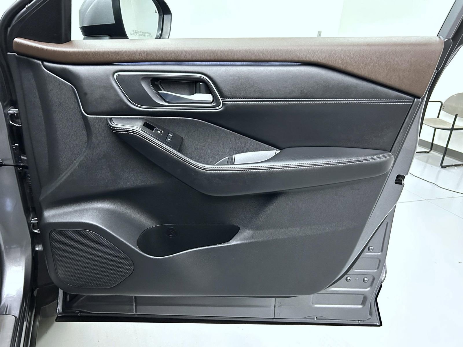 Used 2023 Nissan Rogue Platinum w/ Platinum Premium Package image 16