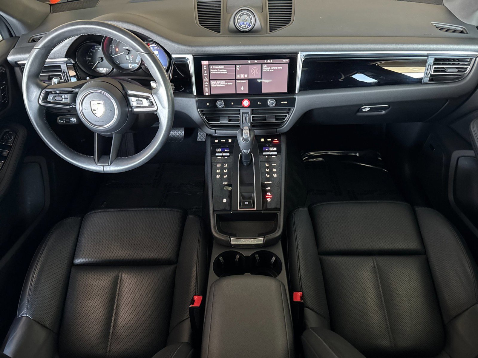 Used 2024 Porsche Macan image 6