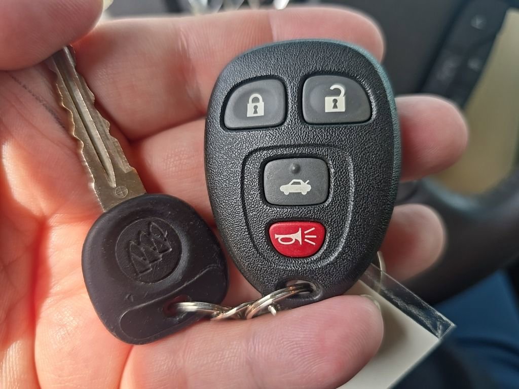 Used 2011 Buick Lucerne CX image 19