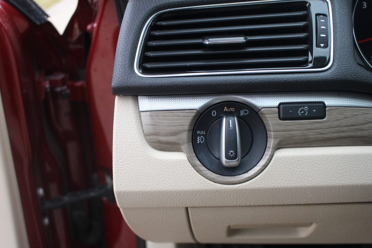 Used 2017 Volkswagen Passat 1.8T SE image 19