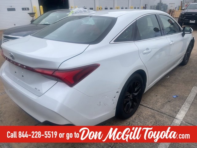 Certified 2022 Toyota Avalon XLE image 5