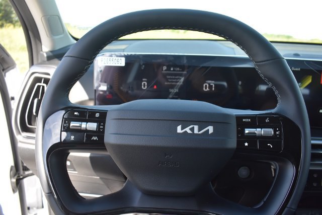 New 2026 Kia Sorento LX FWD image 25