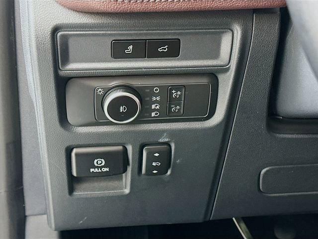 Used 2022 Ford Expedition Max Limited image 11