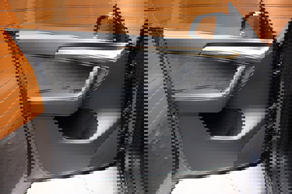 Used 2022 Tesla Model Y Performance image 12