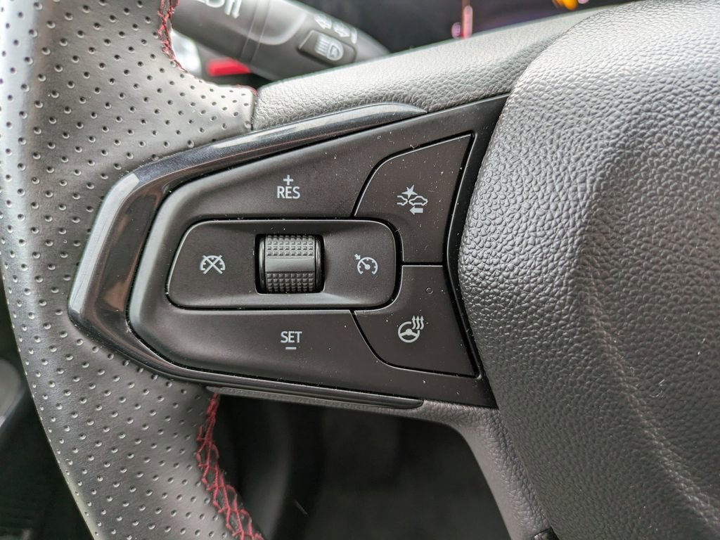 Used 2024 Chevrolet Trax RS w/ Driver Confidence Package FWD image 25