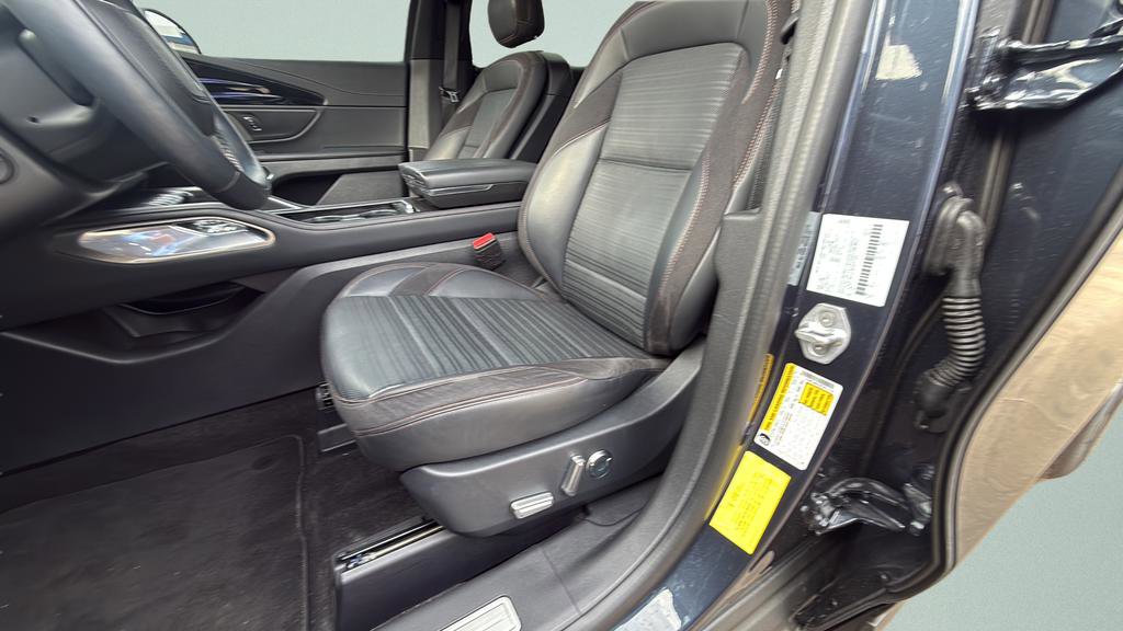 Used 2024 Lincoln Nautilus Reserve w/ Equipment Group 202A image 21