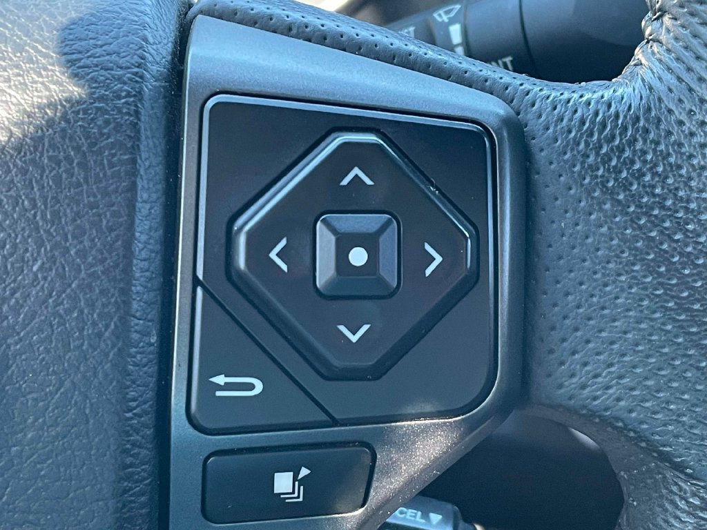 Used 2020 Toyota Tacoma TRD Sport AWD/4WD image 30
