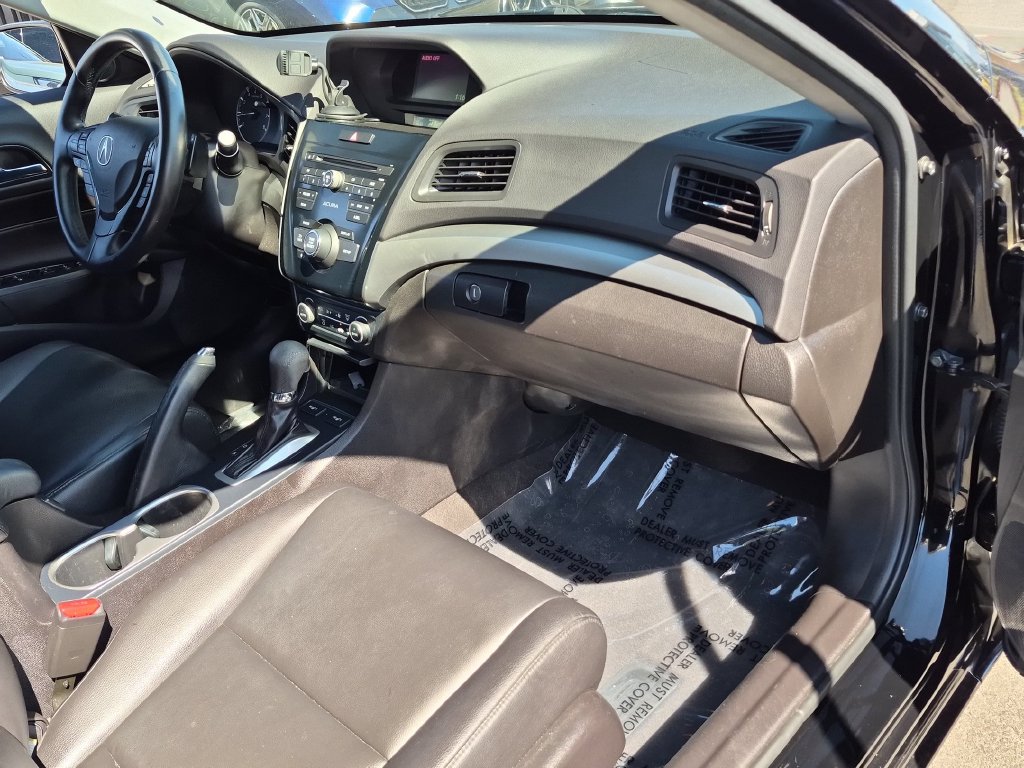 Used 2017 Acura ILX FWD image 9