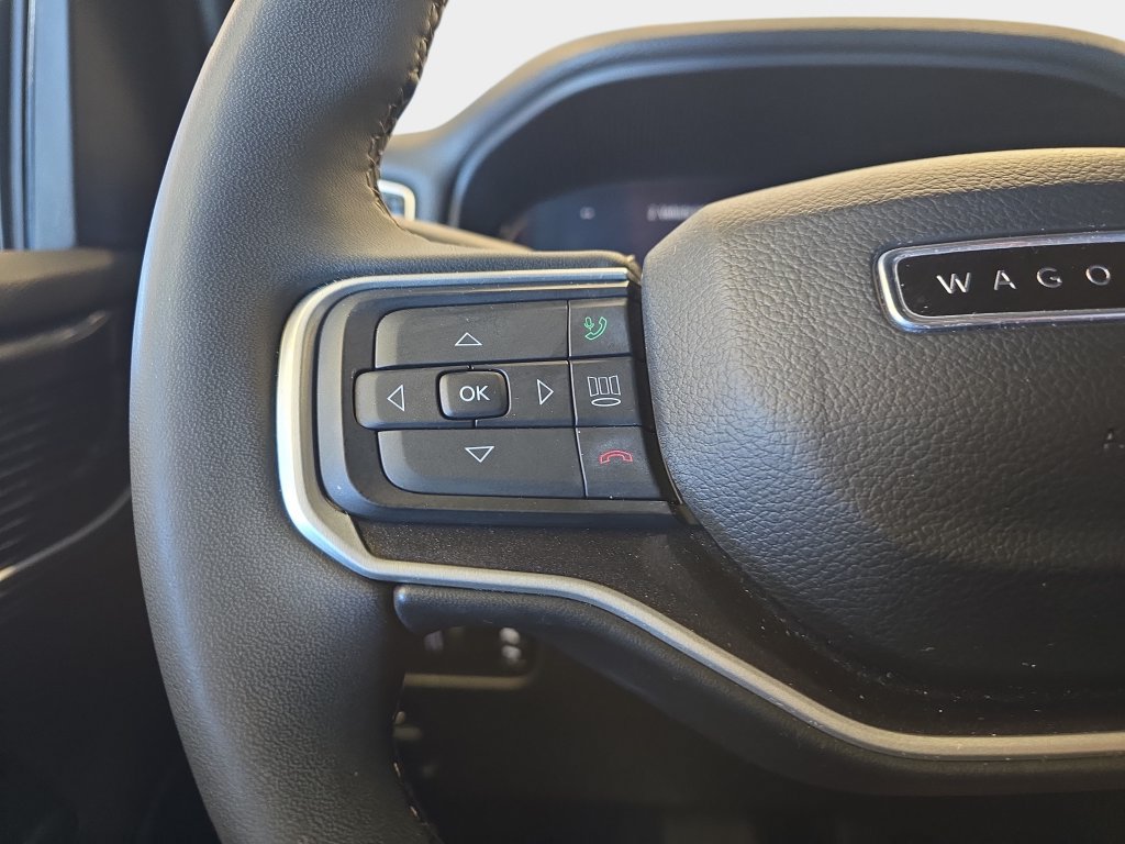 Used 2023 Jeep Wagoneer 4WD image 21