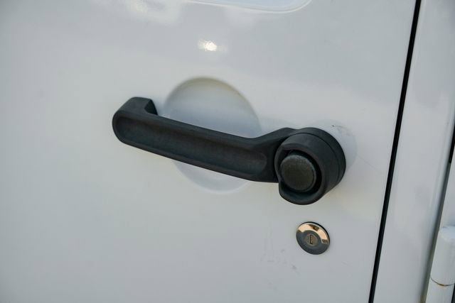 Used 2016 Jeep Wrangler Unlimited Sahara w/ Connectivity Group image 12